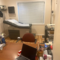 upscale-medical-practitioner-office-oakland-gardens-queens