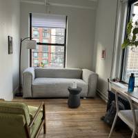 light-filled-corner-office-overlooking-union-sq-union-square-manhattan