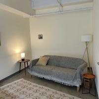 a-quite-full-time-windowed-room--chelsea-manhattan